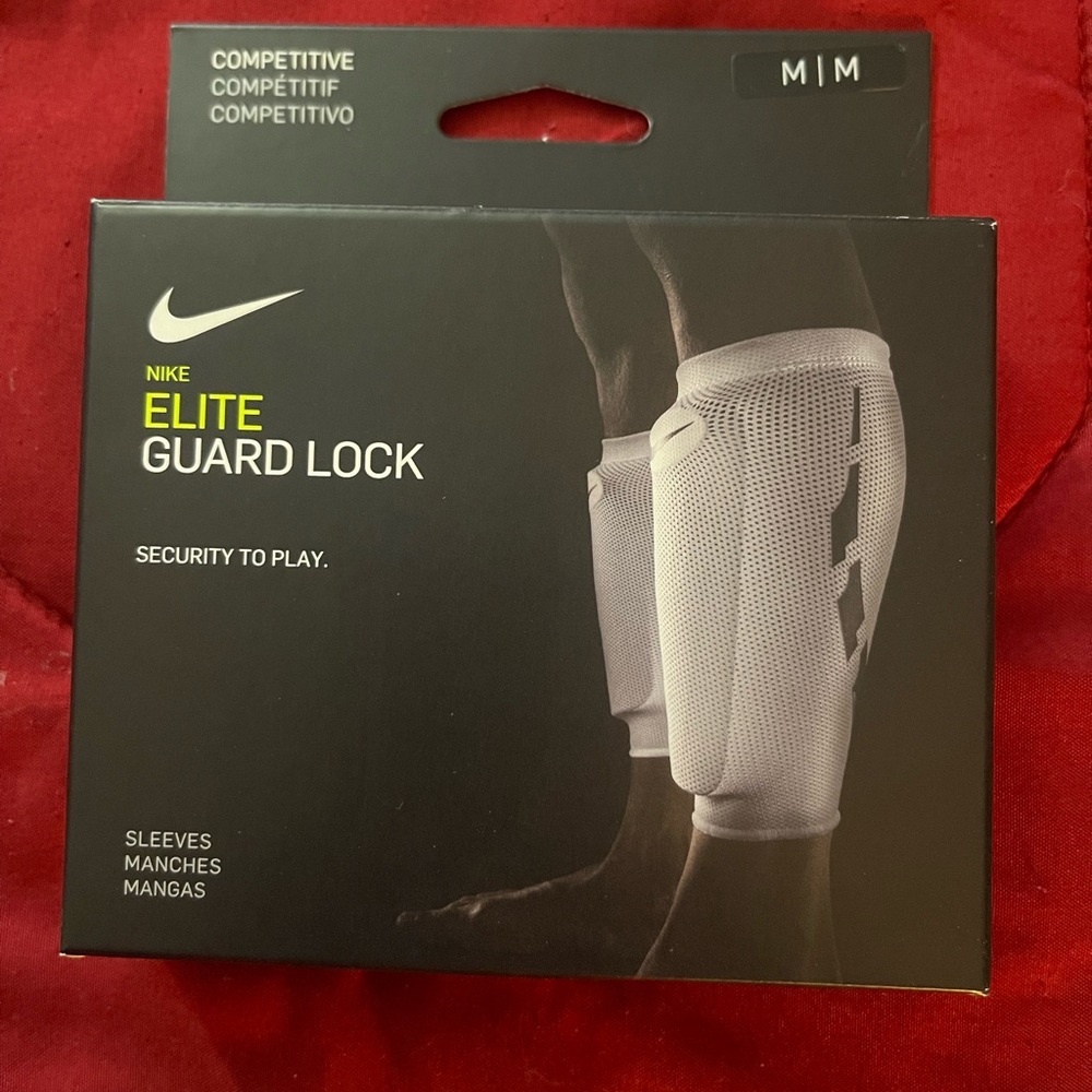 ‼️NEW‼️ Nike Elite Black Soccer Shinguard Guard Lock Sleeves Size Medium